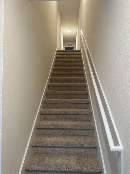 Building Photo - 70 Summer Daze Dr