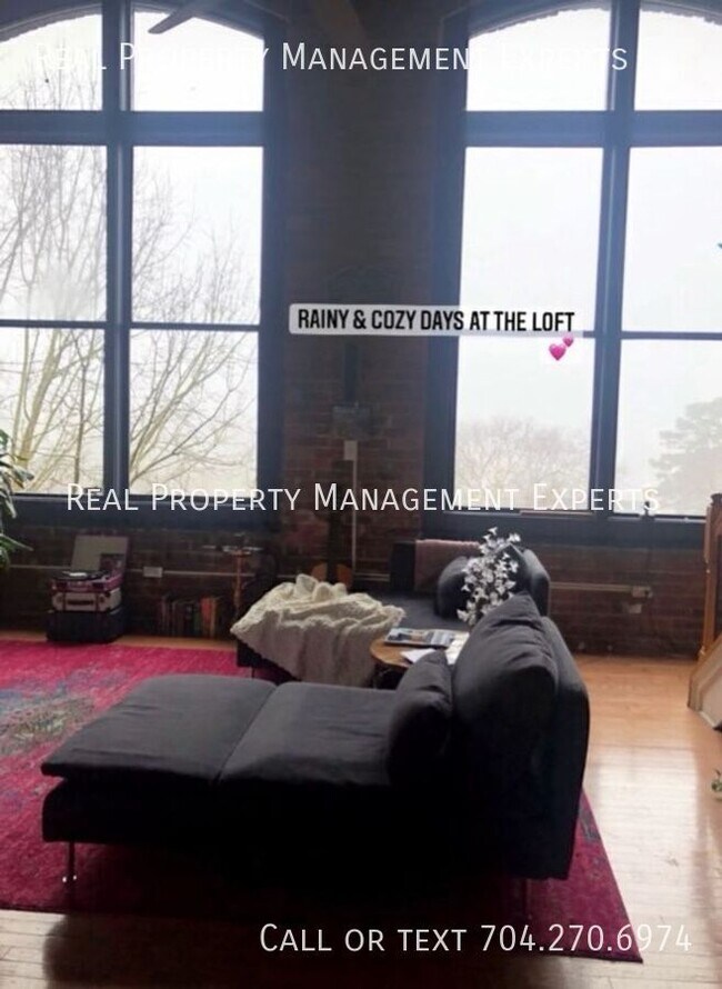 Building Photo - 201 S Hoskins Rd