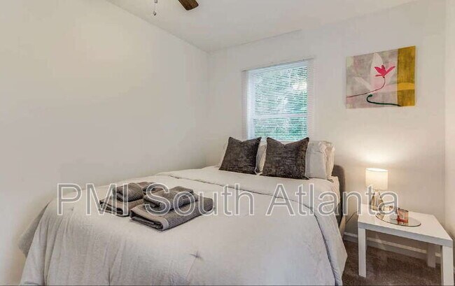 Building Photo - 1173 Moton Ave SW