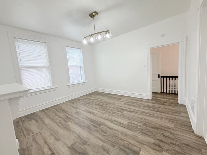 Building Photo - 3452 Alberta St