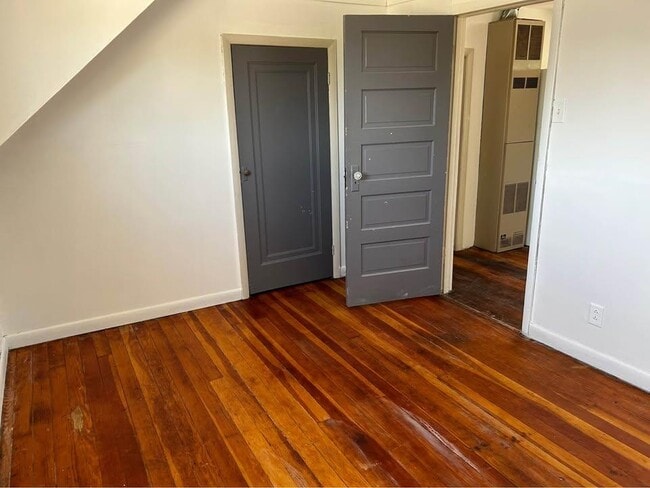 Building Photo - 304 N Wilson St