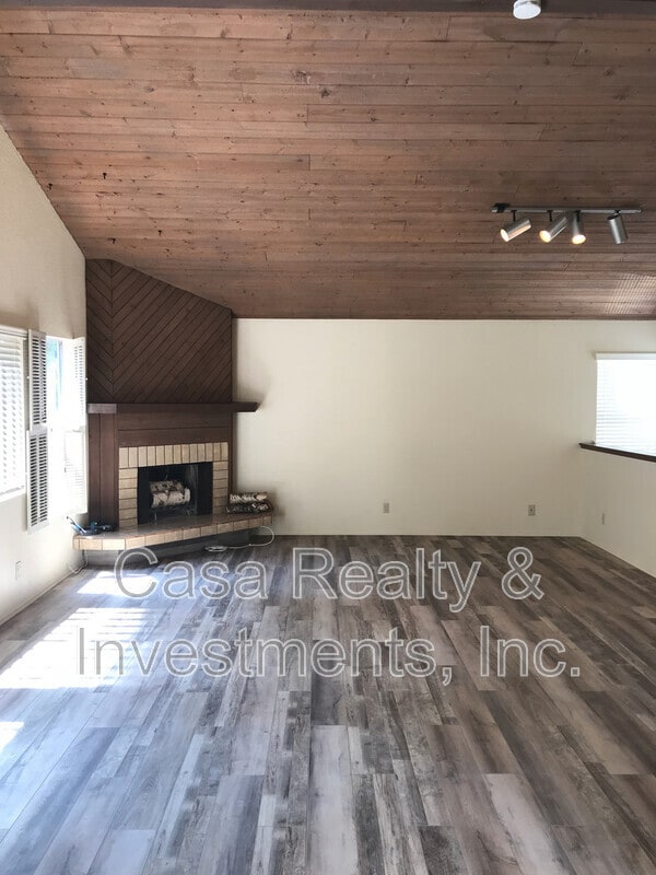 Building Photo - 2112.5 Pullman Ln