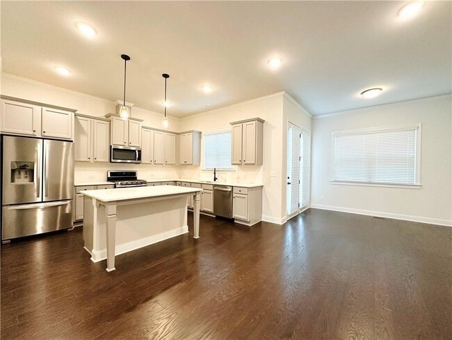 Building Photo - 713 Avondale Creek Dr.