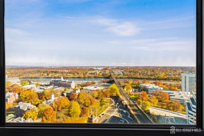 Building Photo - 110 Somerset St