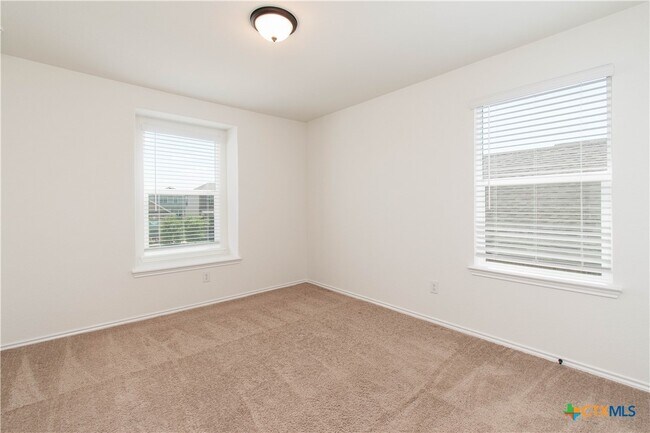 Building Photo - 661 Bailey Park Dr