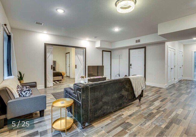 Building Photo - 65 Corbin Ave