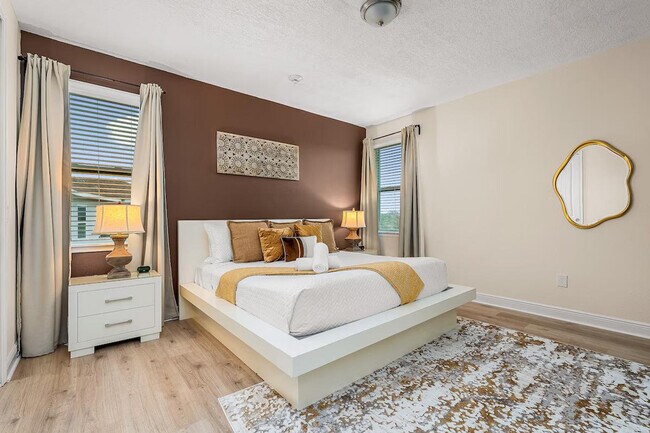 Building Photo - 421 Burma St