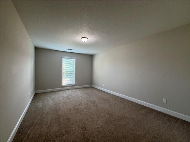 Building Photo - 700 River Mist Cir