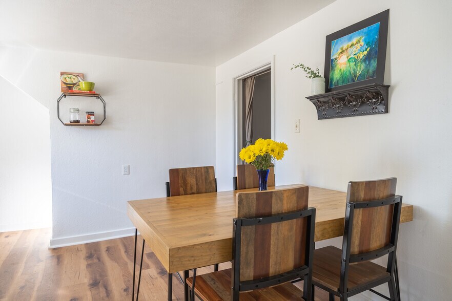 Building Photo - 2731 S Sherman St