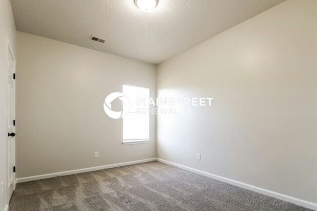 Building Photo - 3 Bedroom Pet-Friendly Home in Memphis, TN with Main Street Renewal