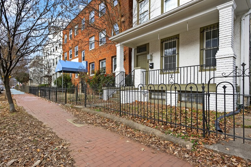 Building Photo - 1320 K St SE