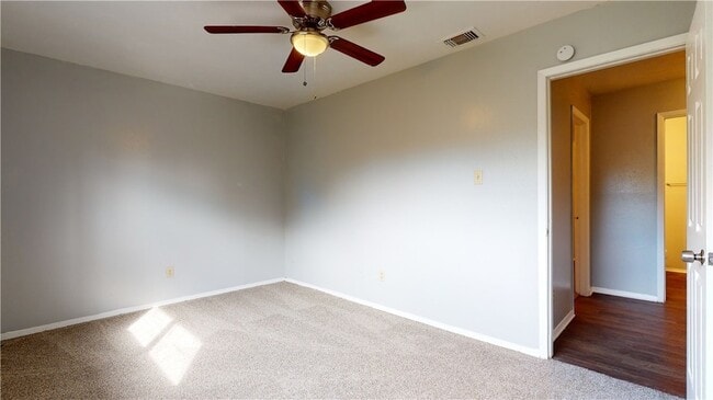 Building Photo - 1002 Verde Dr