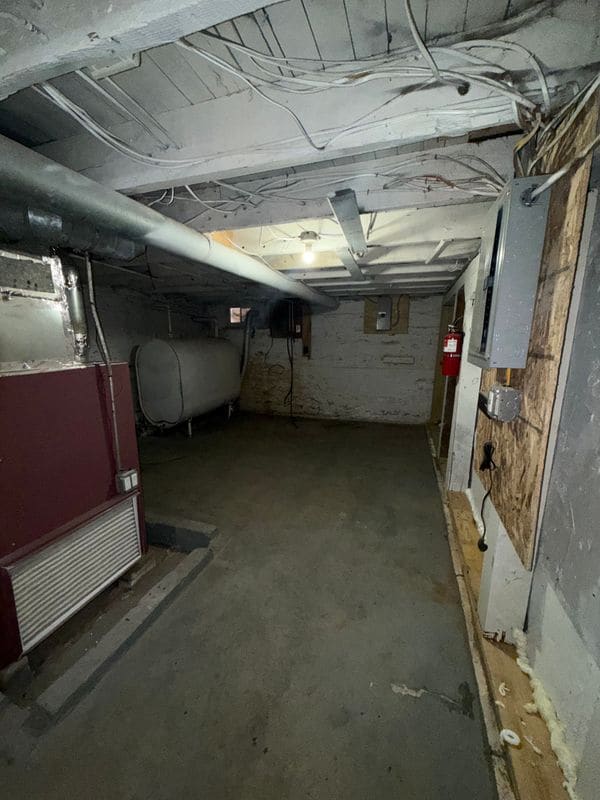 Building Photo - 395 Hephzibah Hill Rd