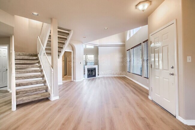 Building Photo - 10258 N 12th Pl