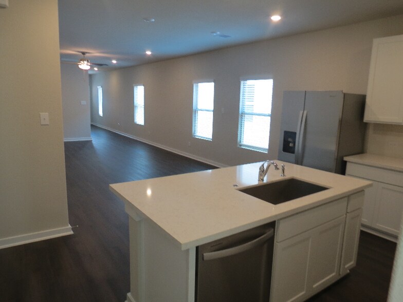 Building Photo - 12135 Ridge Top Dr