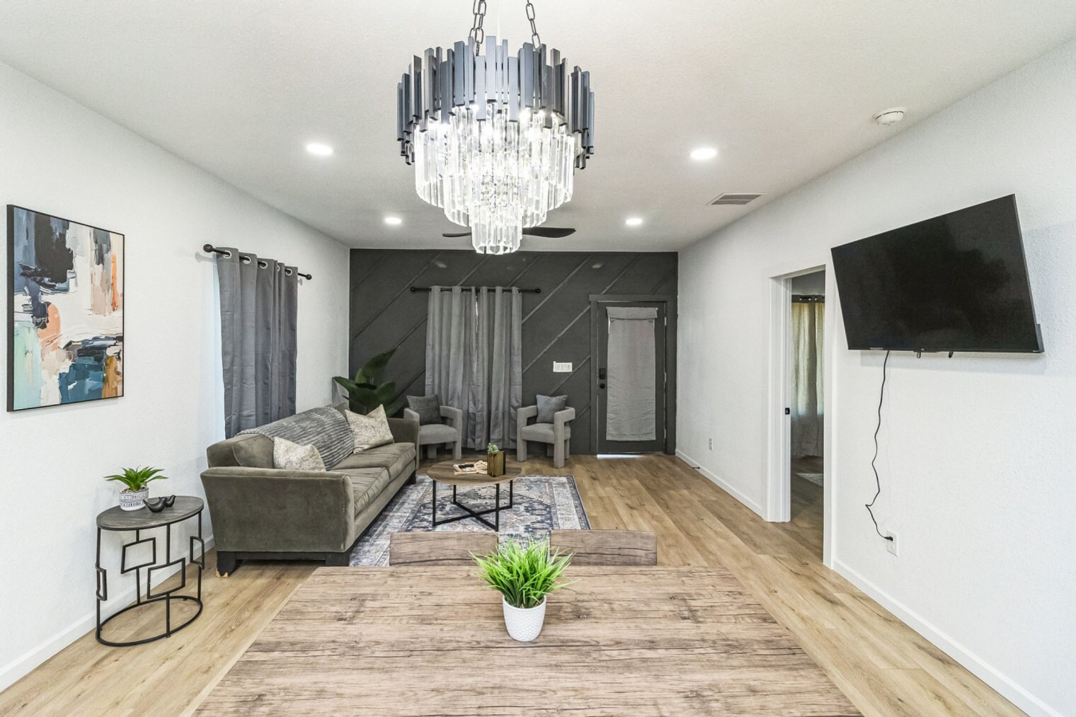 Building Photo - 2306 E Houston St