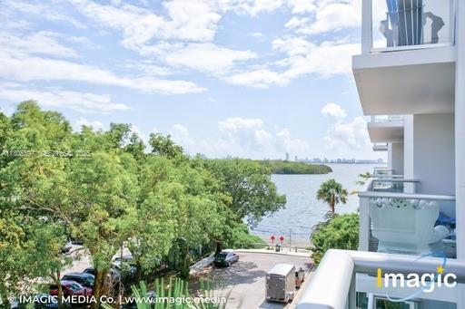 Building Photo - 720 NE 62nd St