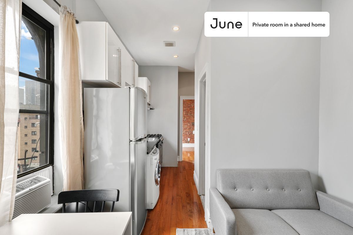 Building Photo - Room in Shared 2 bed/1 bath home