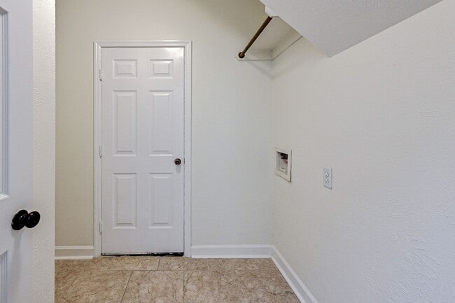 Building Photo - 15127 Trumpet Vine Ln