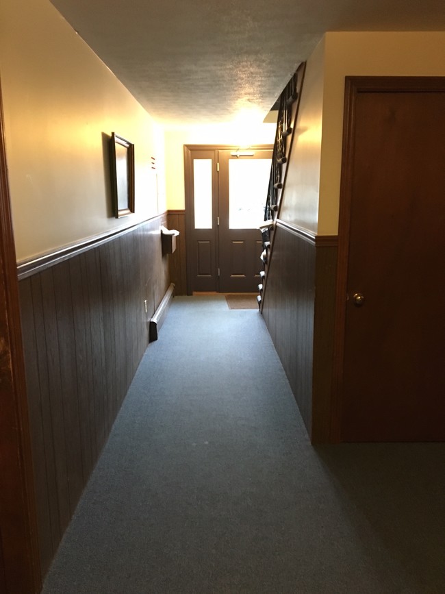Interior Photo - 1283 Ocean St
