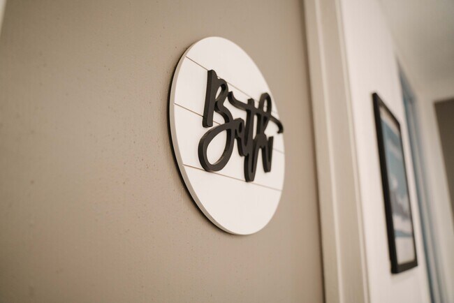 Building Photo - 1155 Ash St