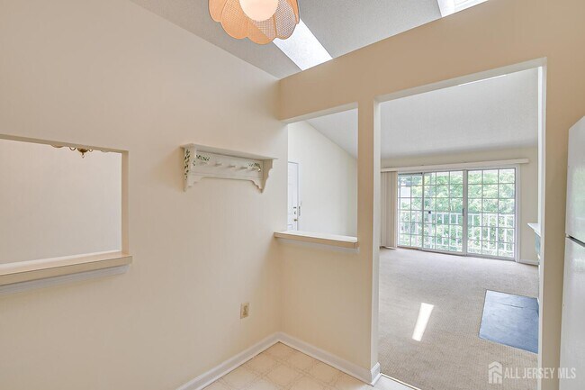 Building Photo - 152 Darwin Ln