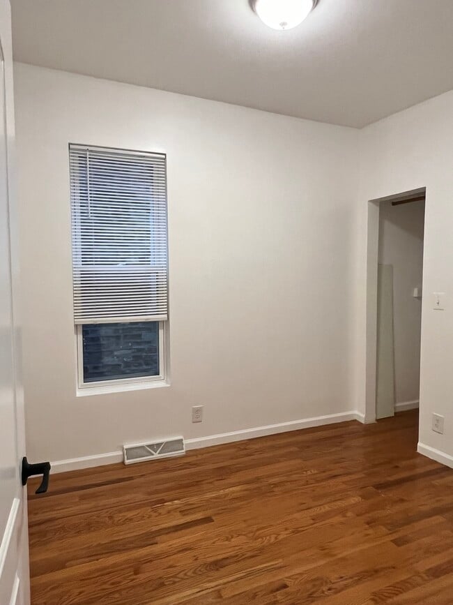 Building Photo - 3511 W Beach Ave