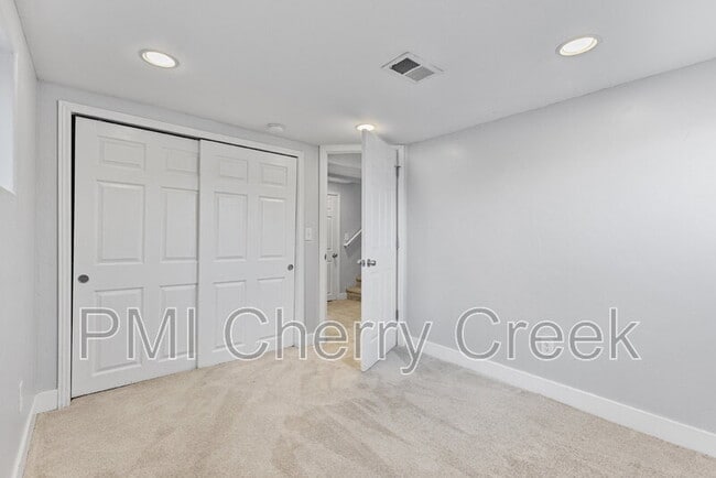 Building Photo - 1010 Newton St