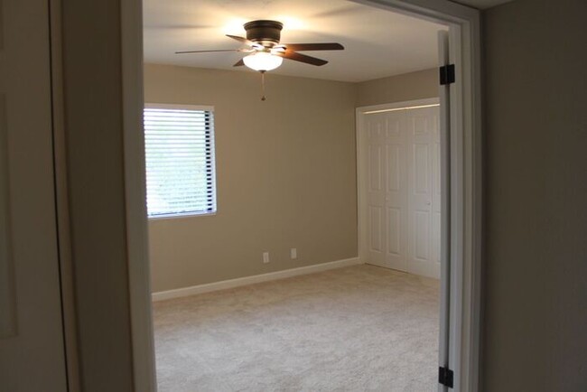 Building Photo - Beautiful Condo with two Master Suites!