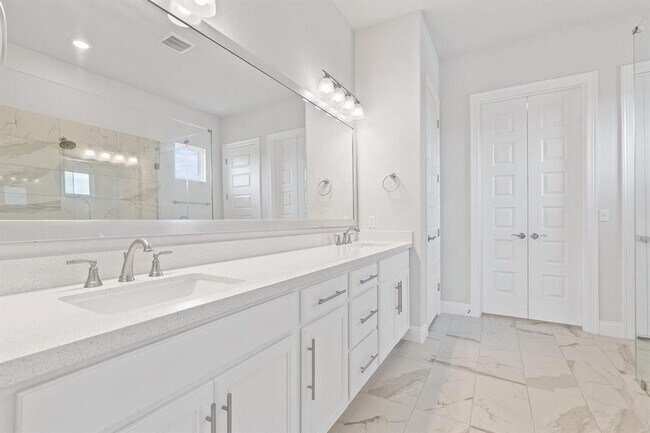 Building Photo - 102 Majestic Arroyo Way