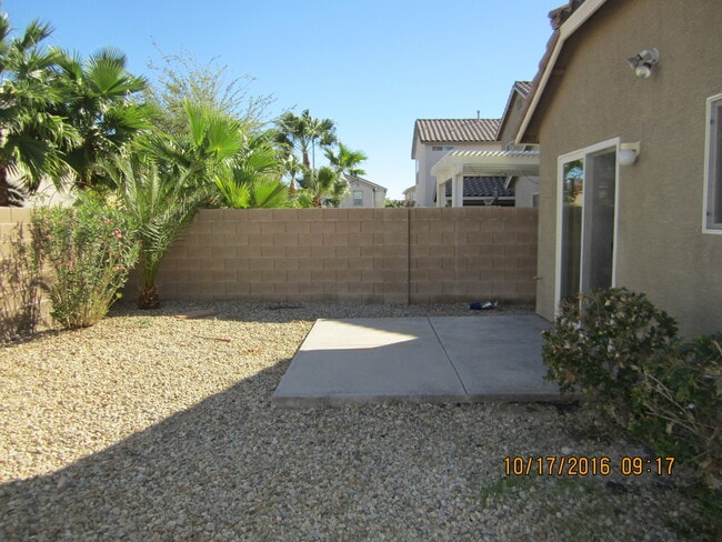 Building Photo - Great 2 story home on a cul-de-sac