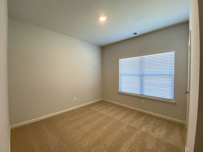 Building Photo - 4 bed 2 bath home built in 2023 in Somerville