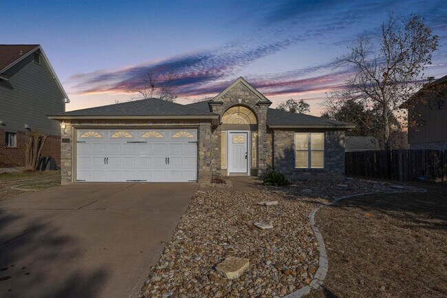 Building Photo - 2003 Dayflower Trce