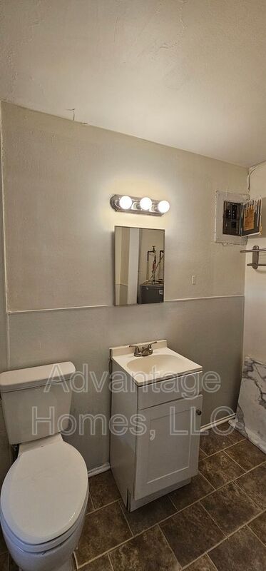 Building Photo - 1007 N Scott Ave