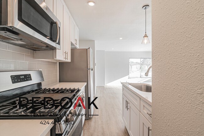 Building Photo - 1751 Cabrillo Ave
