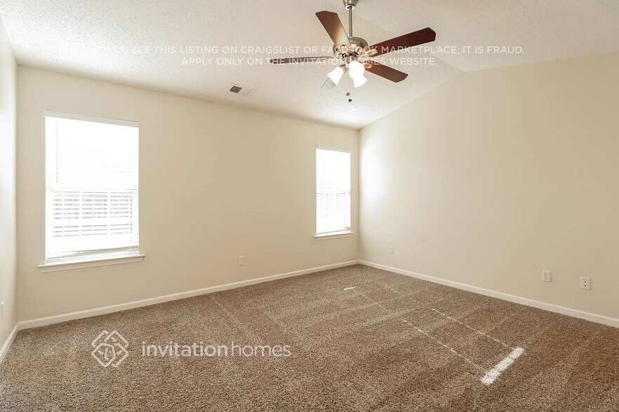 Building Photo - 1024 Salmon River Dr
