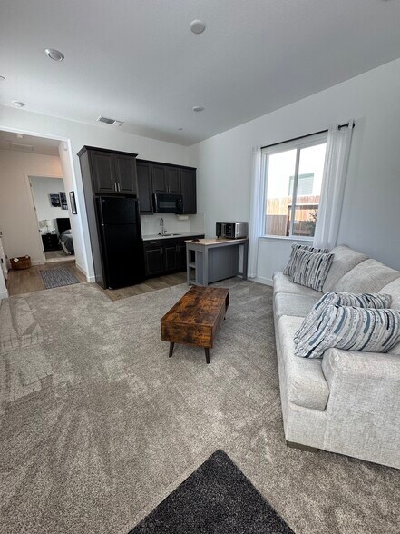 Building Photo - 4641 Blushing Lily Way
