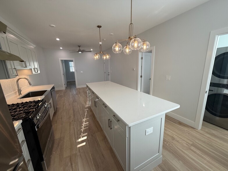 Building Photo - 53 W Eagle St