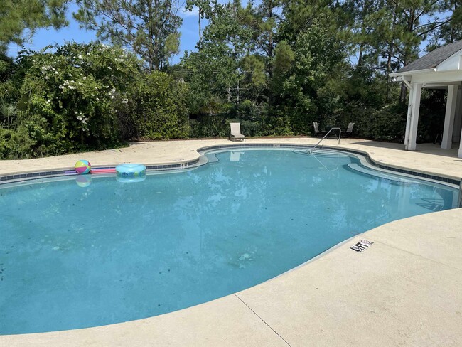 Building Photo - 2272 Del Carmel Way