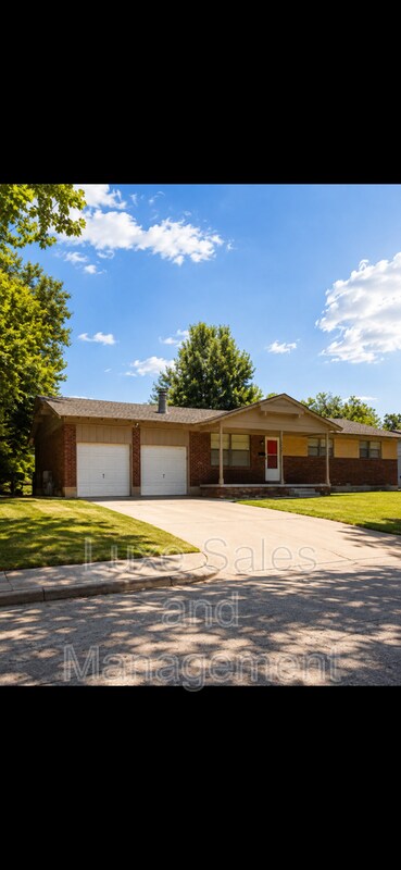 Building Photo - 3508 Meadowbrook Dr