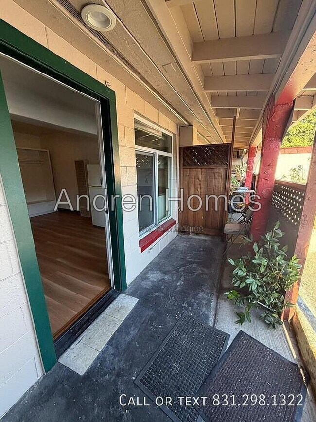 Building Photo - 10110 Soquel Dr