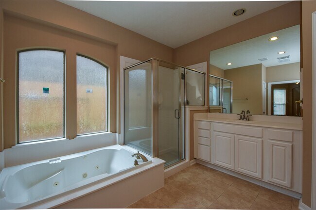 Building Photo - 21223 Pennshore Ln