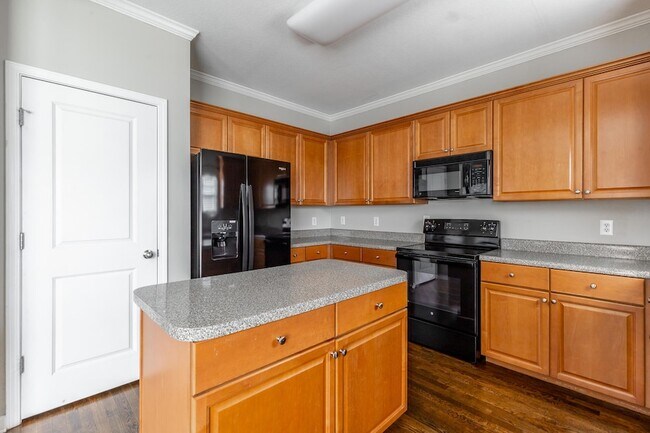 Building Photo - 6105 Regency Ct