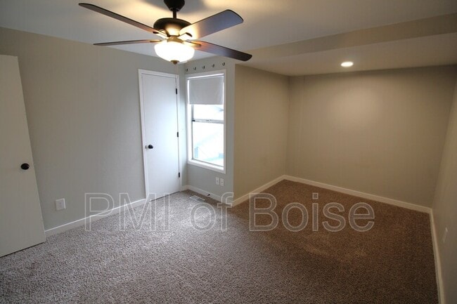 Building Photo - 6236 Coach Royale Ln