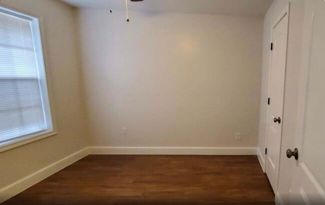 Building Photo - 2023 Barnsley Ln