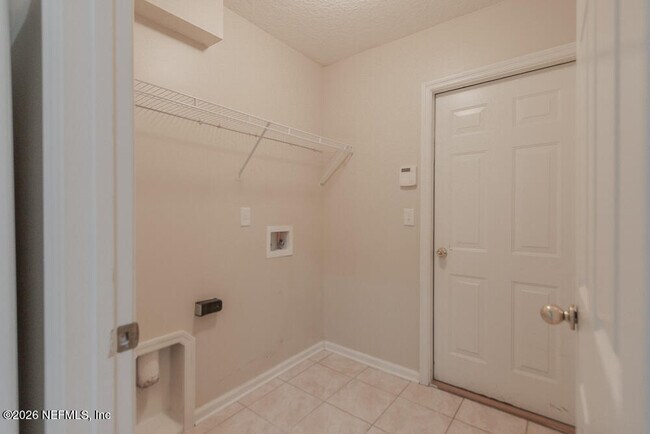 Building Photo - 684 Sid Dr