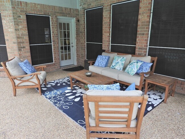 Building Photo - 2319 Amber Springs Dr