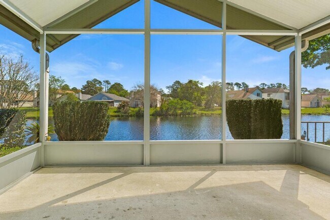 Building Photo - Charming Waterfront Home in Southside
