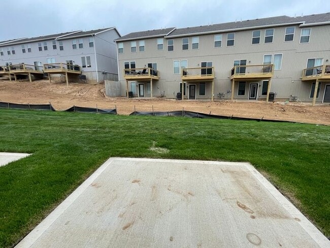 Building Photo - Gorgeous 3 bedroom / 2/5 bath in Park Hill schools!