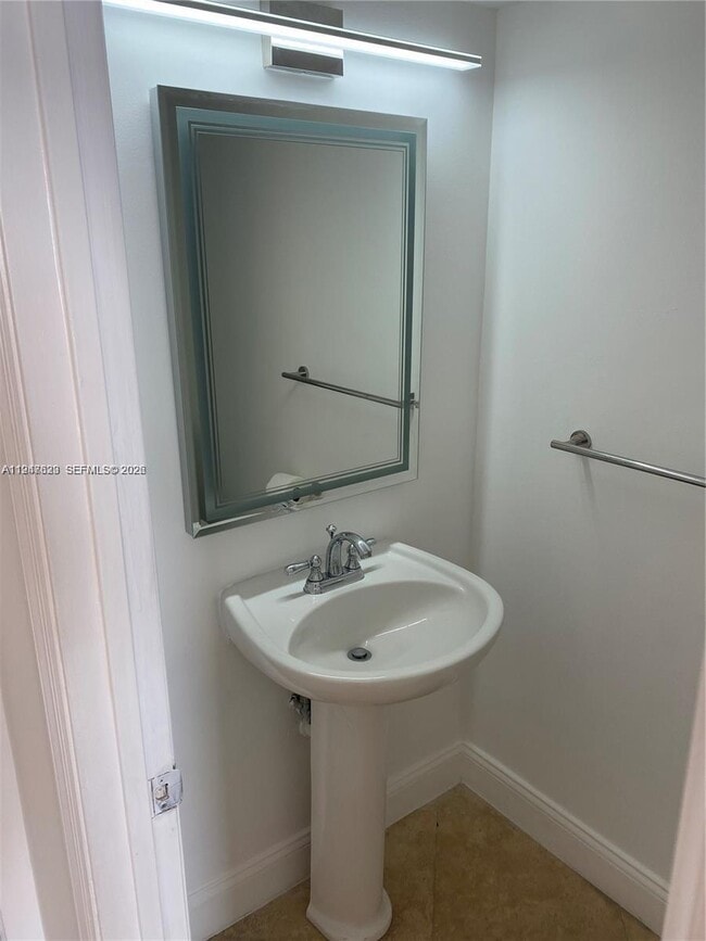 Building Photo - 555 NE 15th St